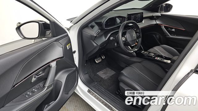 Peugeot 2008 2023 — photo 13