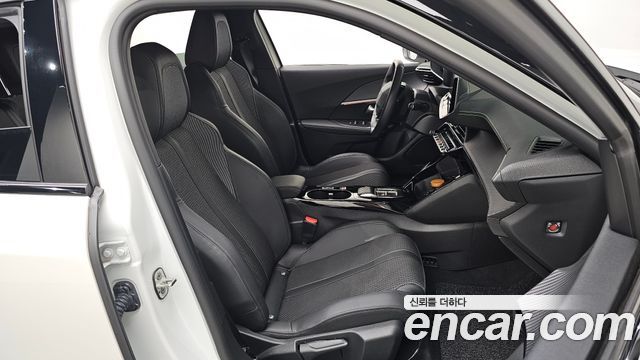 Peugeot 2008 2023 — photo 17