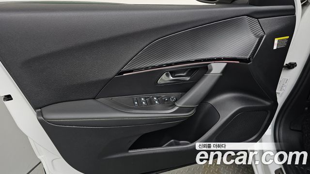 Peugeot 2008 2023 — photo 14