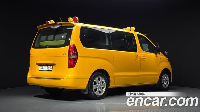 Hyundai Starex 2019 — photo 2