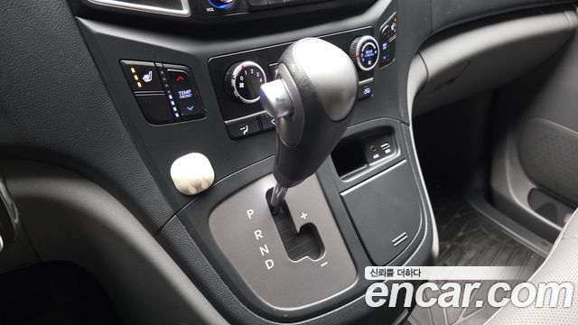 Hyundai Starex 2019 — photo 12
