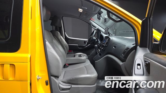 Hyundai Starex 2019 — photo 17