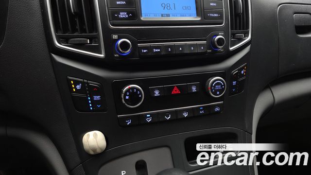 Hyundai Starex 2019 — photo 31