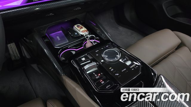 BMW 5-Series 2025 — photo 9