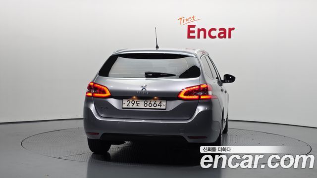 Peugeot 308 2018 — photo 4
