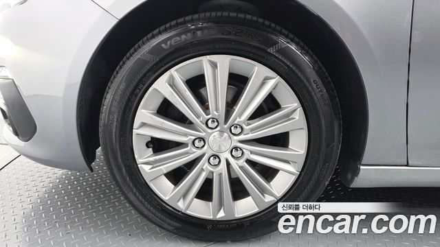 Peugeot 308 2018 — photo 5