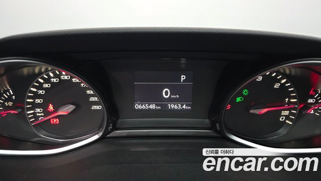 Peugeot 308 2018 — photo 8
