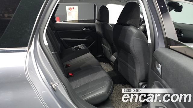 Peugeot 308 2018 — photo 12