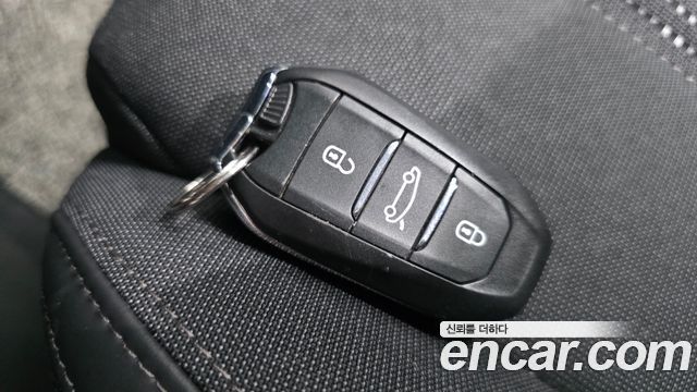 Peugeot 308 2018 — photo 19