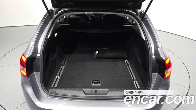 Peugeot 308 2018 — photo 20