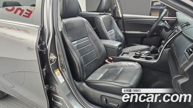 Toyota Camry 2017 — photo 12