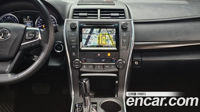 Toyota Camry 2017 — photo 14
