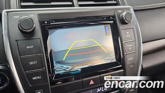 Toyota Camry 2017 — photo 15