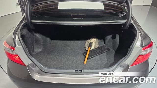 Toyota Camry 2017 — photo 20