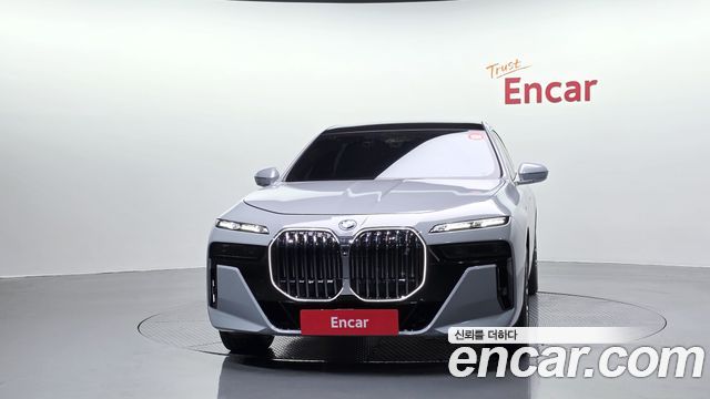 BMW i7 2023 — photo 3