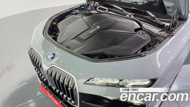 BMW i7 2023 — photo 6