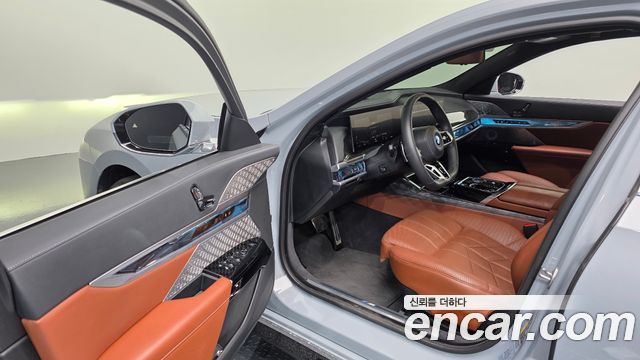 BMW i7 2023 — photo 13