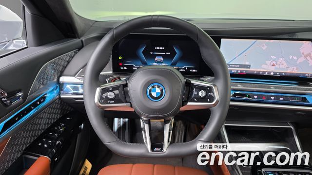 BMW i7 2023 — photo 19