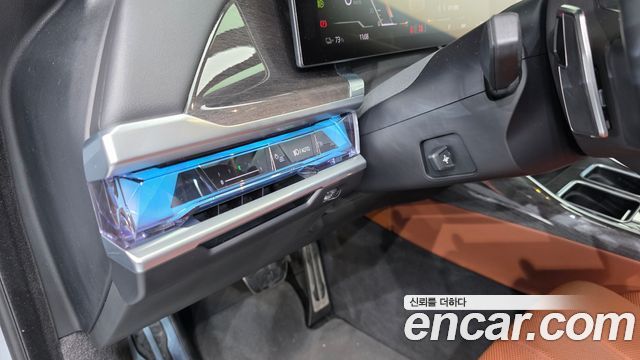 BMW i7 2023 — photo 26