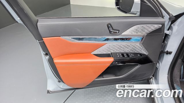 BMW i7 2023 — photo 14