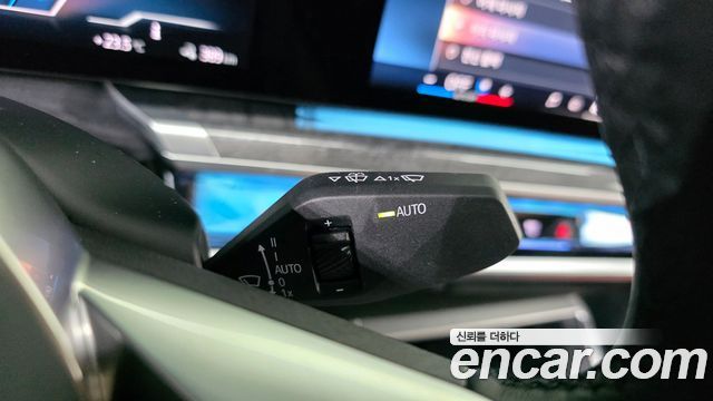 BMW i7 2023 — photo 28