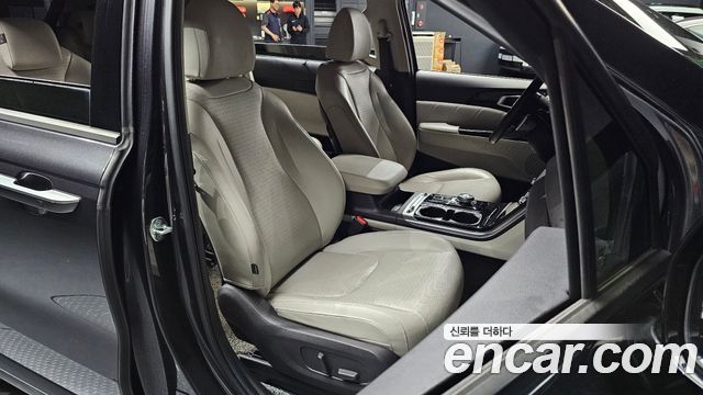 Kia Canival 2023 — photo 13