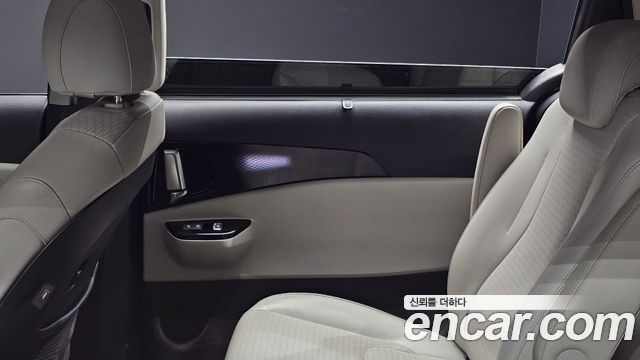 Kia Canival 2023 — photo 15