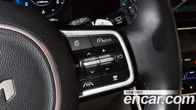 Kia Canival 2023 — photo 30