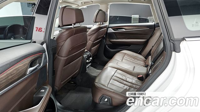 BMW Gran Turismo 2020 — photo 11