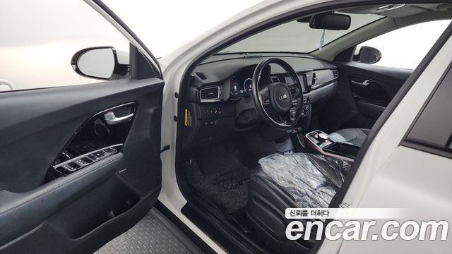 Kia Niro 2019 — photo 10