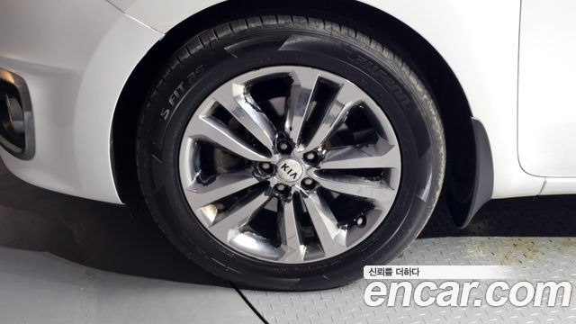 Kia Canival 2016 — photo 5