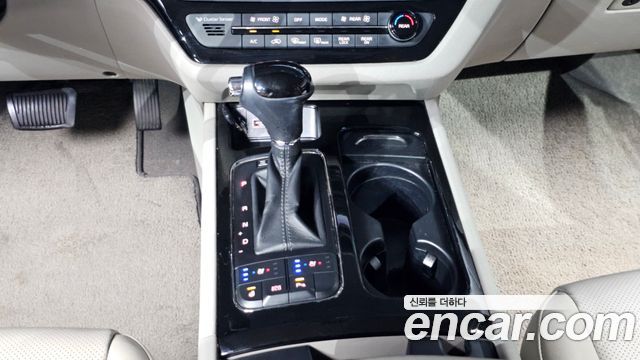 Kia Canival 2016 — photo 9