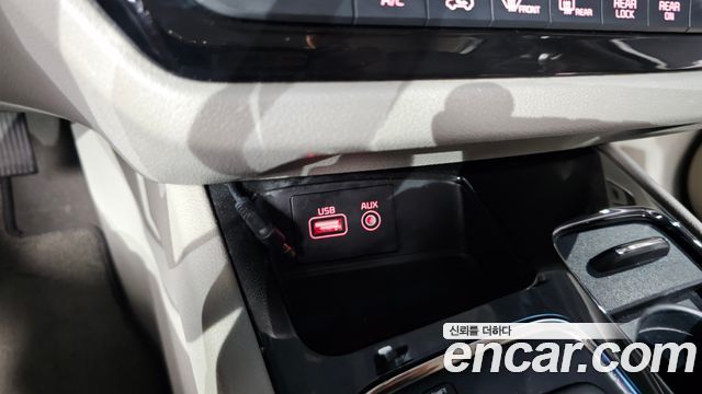 Kia Canival 2016 — photo 13
