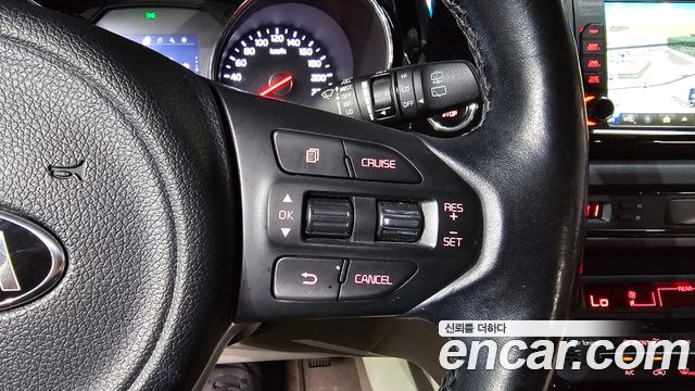 Kia Canival 2016 — photo 17