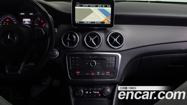 Mercedes-Benz CLA-Class 2016 — photo 12