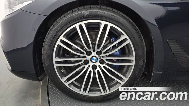 BMW 5-Series 2019 — photo 5