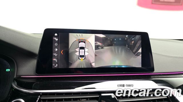 BMW 5-Series 2019 — photo 21