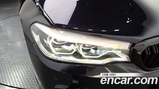 BMW 5-Series 2019 — photo 8