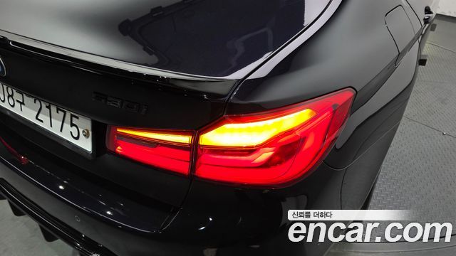 BMW 5-Series 2019 — photo 9