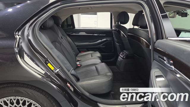 Genesis G90 2019 — photo 17