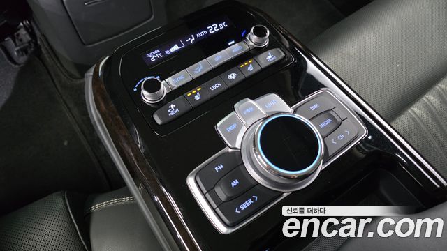Genesis G90 2019 — photo 24