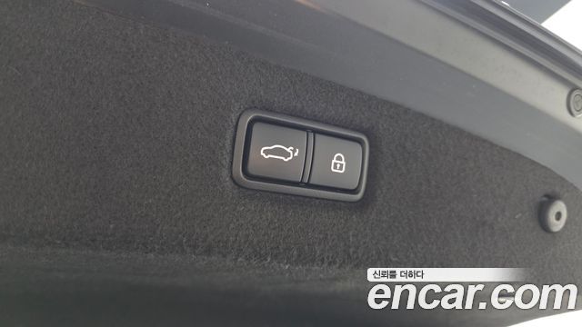 Genesis G90 2019 — photo 26