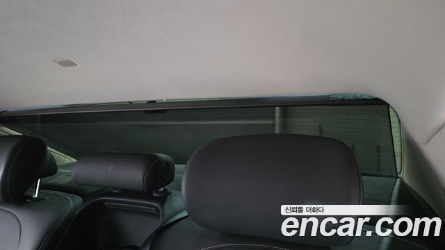 Genesis G90 2019 — photo 30