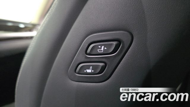 Genesis G90 2019 — photo 31