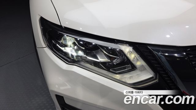 Nissan X-Trail 2018 — photo 8