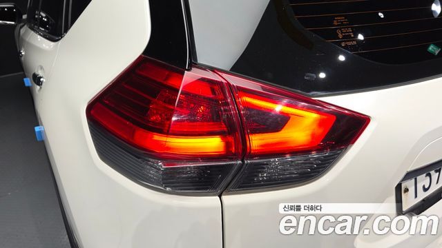 Nissan X-Trail 2018 — photo 9