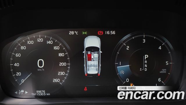 Volvo XC60 2019 — photo 8