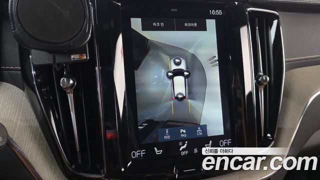 Volvo XC60 2019 — photo 14