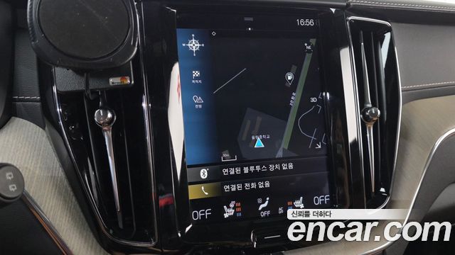 Volvo XC60 2019 — photo 19