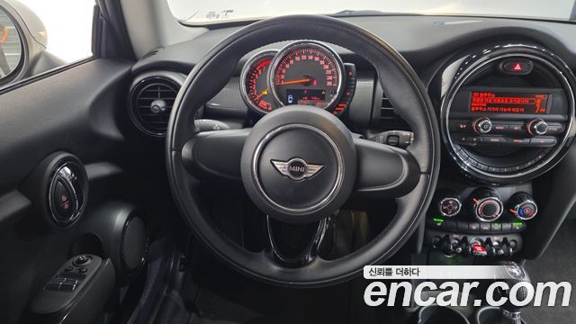Mini Cooper 2015 — photo 13